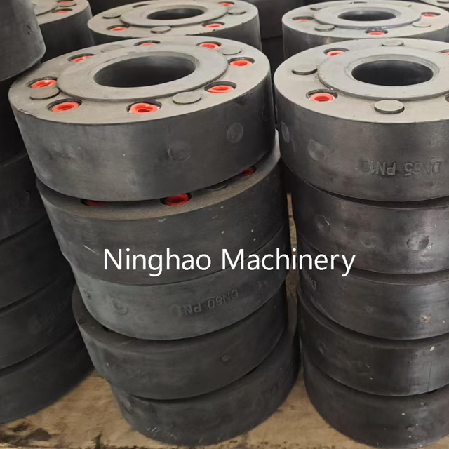 EPDM Rubber Metal Pipe Connector with PN10 DIN Flanges