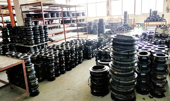 Service for rubber expansion joint and expansion joint