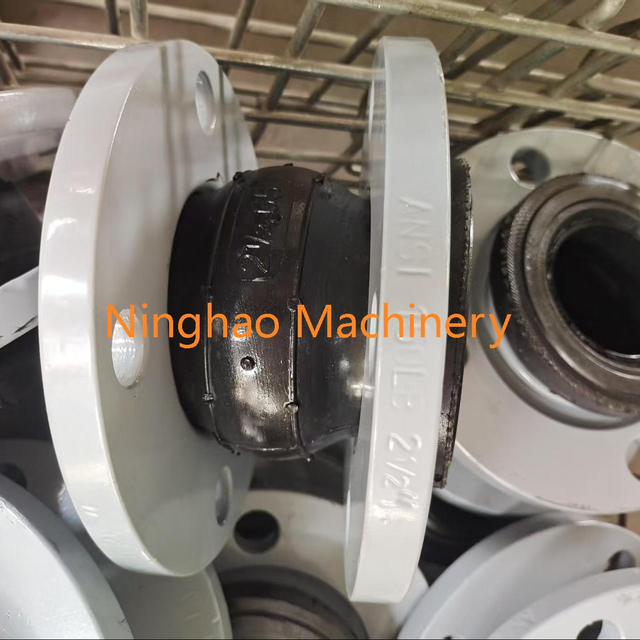 JIS10K Flanged Rubber Expansion Joints for Pressure Reduction 